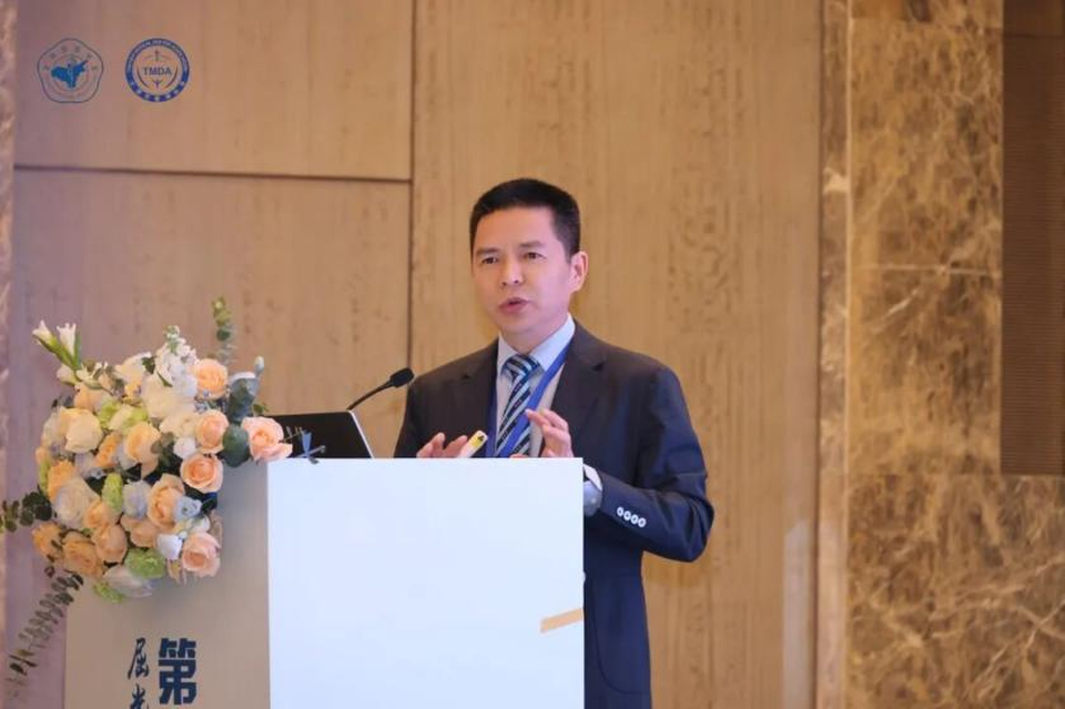 聚焦屈光白内障前沿,共探疑难手术新路径——第二届屈光与疑难性白内障手术高峰论坛在太原成功举办 12