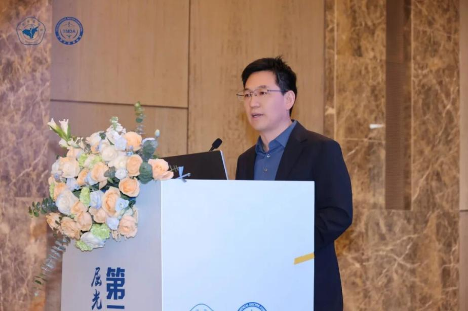 聚焦屈光白内障前沿,共探疑难手术新路径——第二届屈光与疑难性白内障手术高峰论坛在太原成功举办 15
