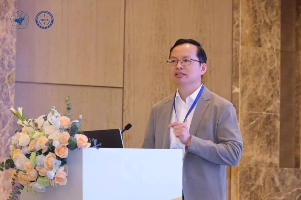 聚焦屈光白内障前沿,共探疑难手术新路径——第二届屈光与疑难性白内障手术高峰论坛在太原成功举办 6