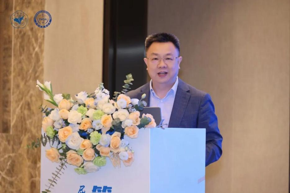 聚焦屈光白内障前沿,共探疑难手术新路径——第二届屈光与疑难性白内障手术高峰论坛在太原成功举办 7